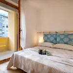 Casa Mirai: Posizione Strategica Con Posto Auto